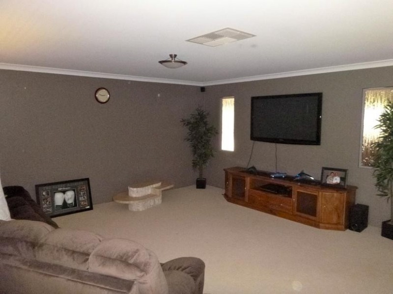 17 Murray Waters Boulevard, South Yunderup WA 6208
