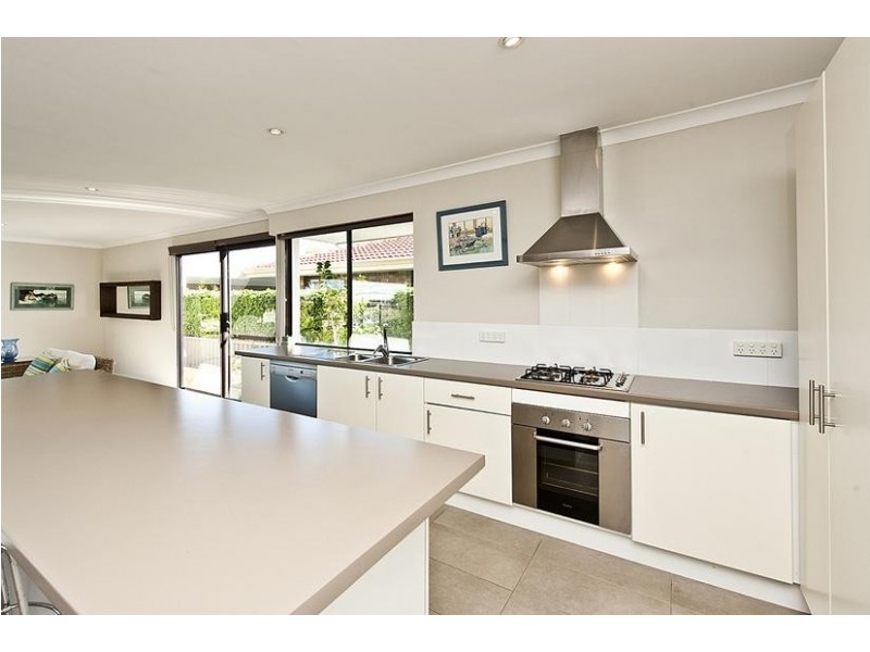 8 Tanderra Place, South Yunderup WA 6208