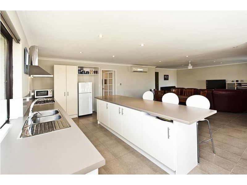 8 Tanderra Place, South Yunderup WA 6208