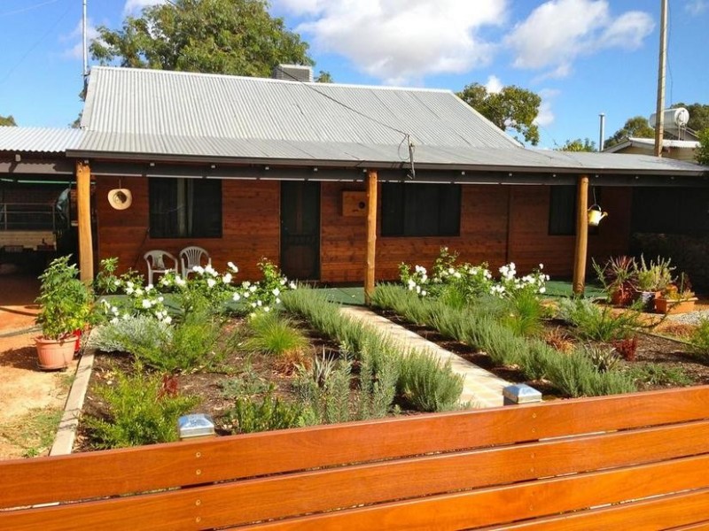 5 Pitt Street, Waroona WA 6215