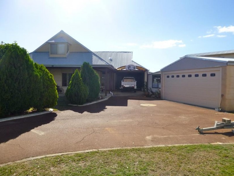 2 Wellya Crescent, South Yunderup WA 6208