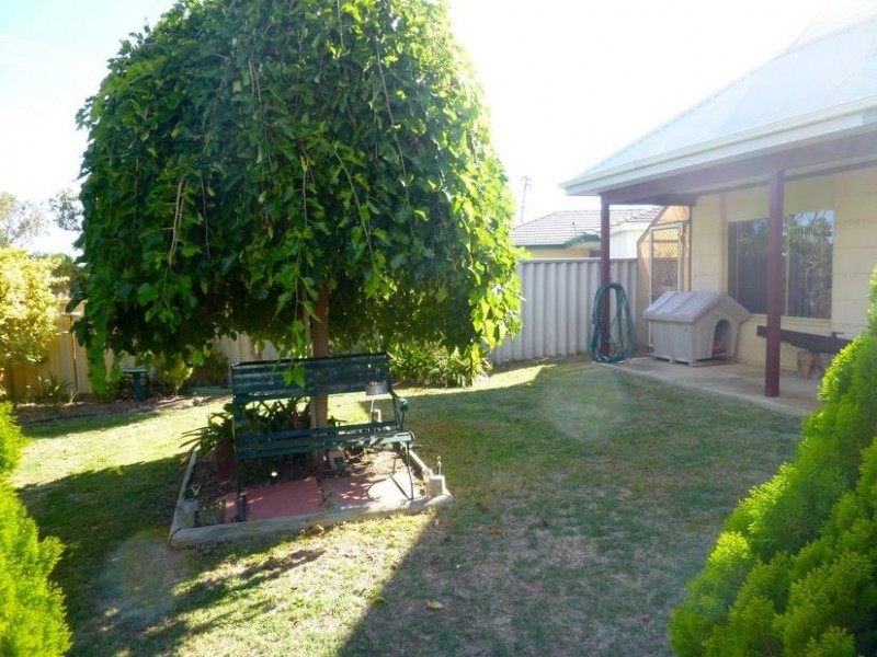 2 Wellya Crescent, South Yunderup WA 6208