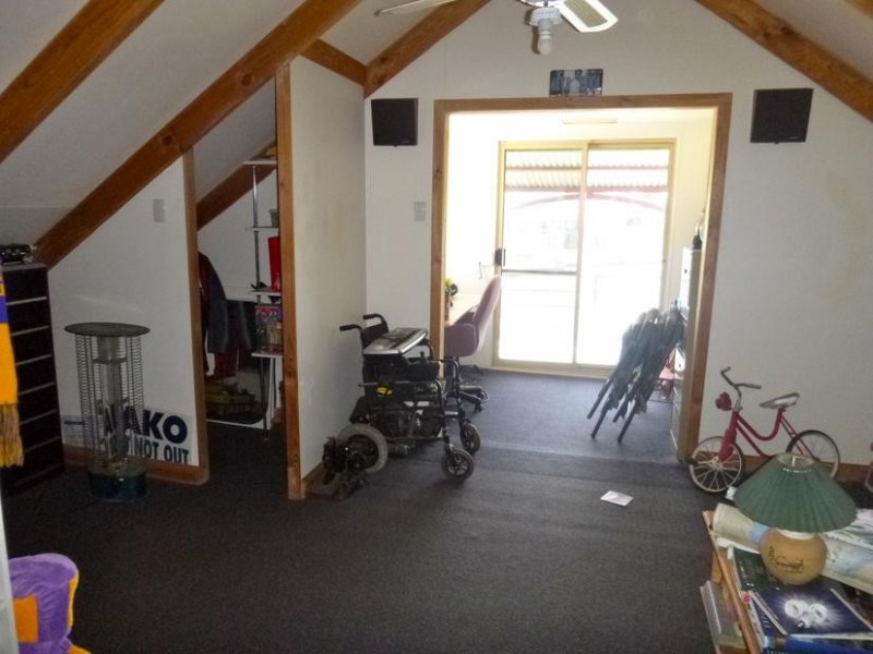 2 Wellya Crescent, South Yunderup WA 6208