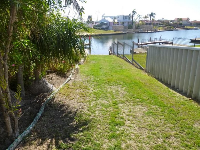 2 Wellya Crescent, South Yunderup WA 6208