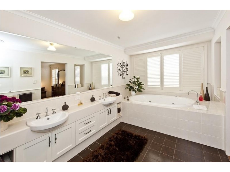 18 POTTER WAY, Pinjarra WA 6208