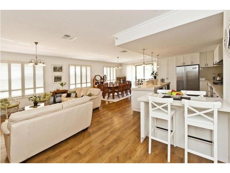 18 POTTER WAY, Pinjarra WA 6208