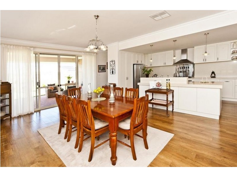 18 POTTER WAY, Pinjarra WA 6208