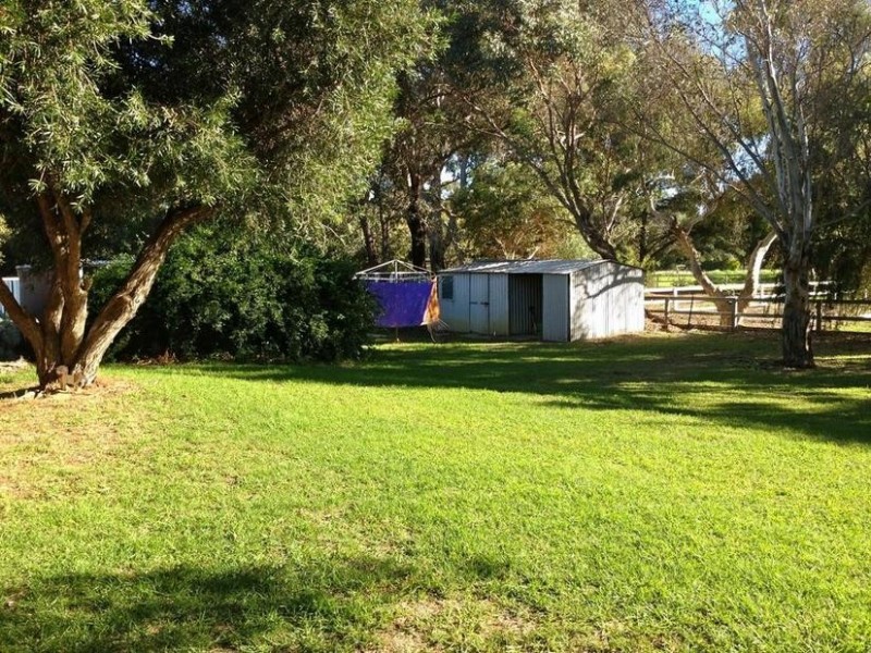 15 York Street, Cookernup WA 6220