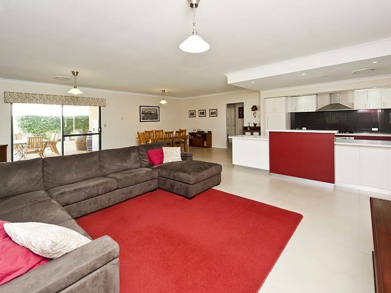 16 Victory Pass, Pinjarra WA 6208