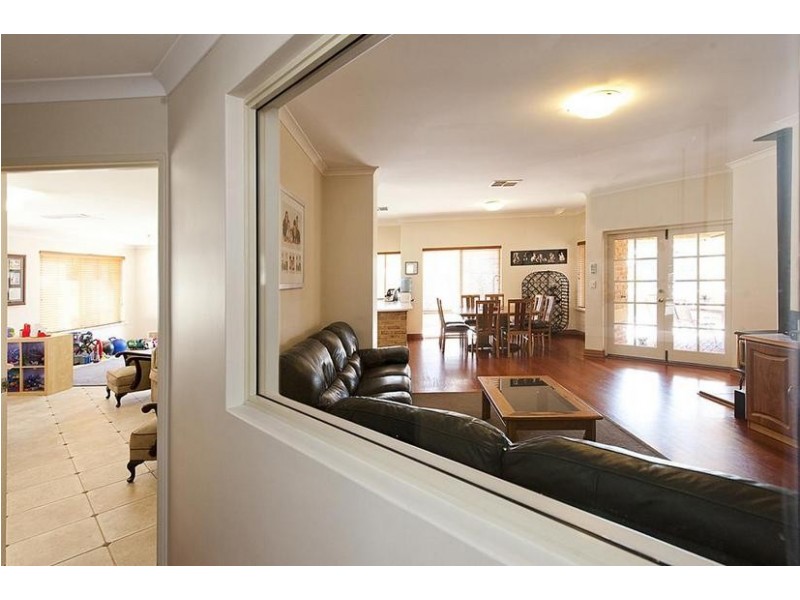 73 Heron Place, South Yunderup WA 6208