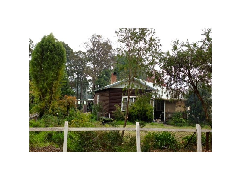 23 Grevillia Road, Dwellingup WA 6213