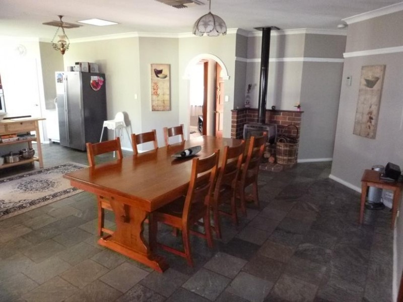 29 Moores Road, Pinjarra WA 6208