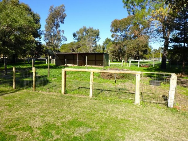 29 Moores Road, Pinjarra WA 6208