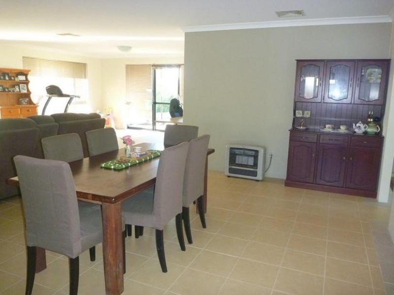 16 Chestnut Street, Pinjarra WA 6208