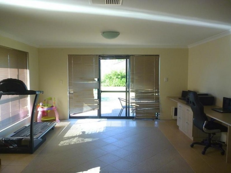 16 Chestnut Street, Pinjarra WA 6208