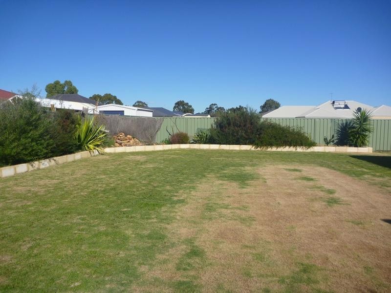 16 Chestnut Street, Pinjarra WA 6208