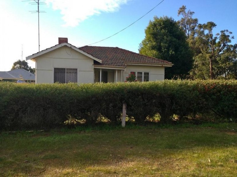 22 Green Street, Waroona WA 6215