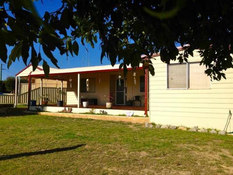 2/21 Thatcher Street, Waroona WA 6215