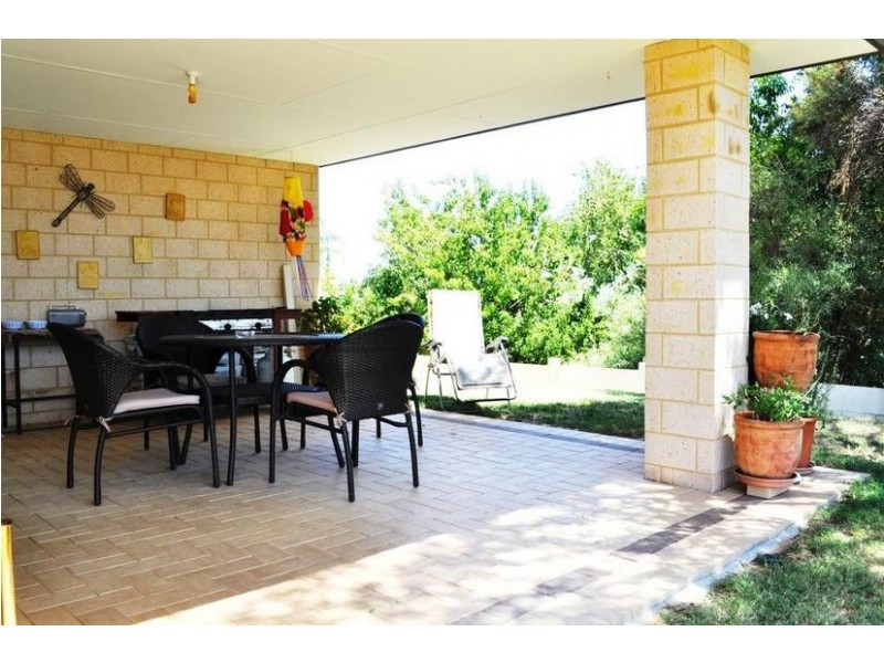 3 King Street, Waroona WA 6215