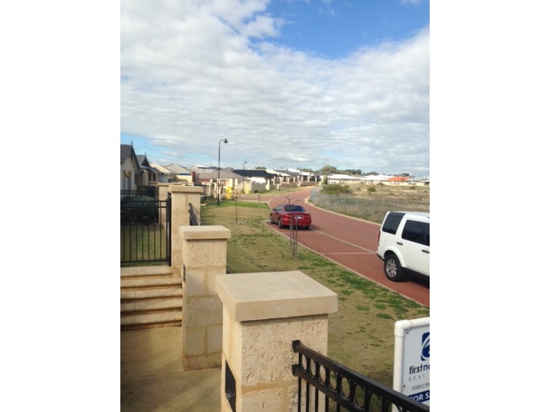 30 Salome Crescent, Lakelands WA 6180