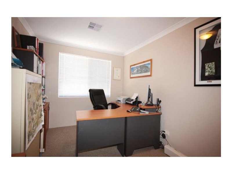 63 MIDSUMMER Circle, Pinjarra WA 6208