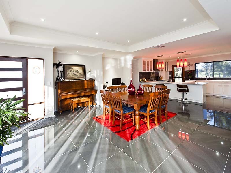 106 HANOVER WAY, West Pinjarra WA 6208