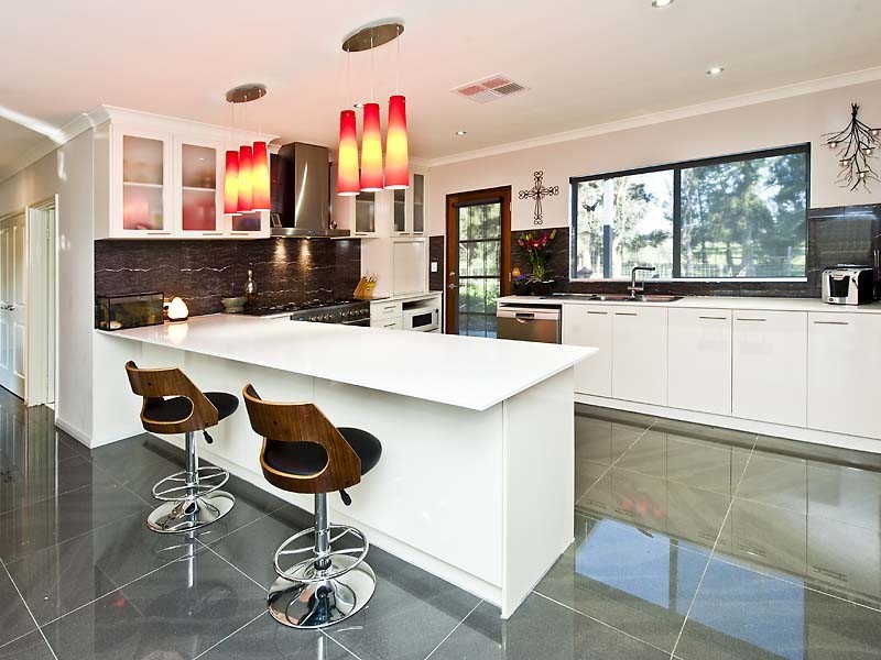 106 HANOVER WAY, West Pinjarra WA 6208