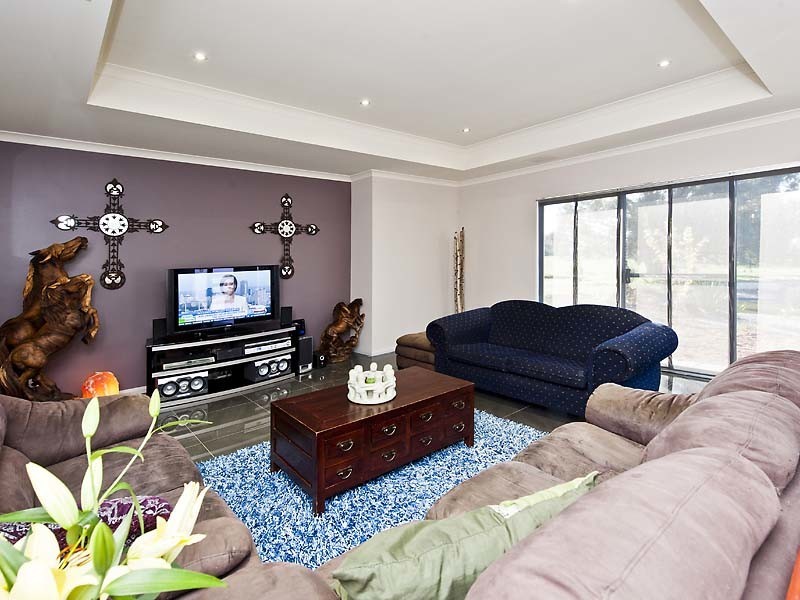 106 HANOVER WAY, West Pinjarra WA 6208