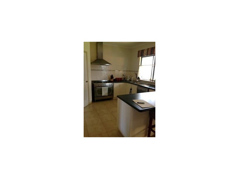 8 Dunmall Drive, Wandering WA 6308