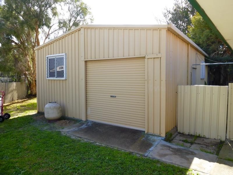 2 Marshall Avenue, Pinjarra WA 6208