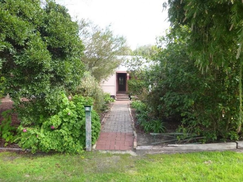 11 Jubilee Drive, Pinjarra WA 6208