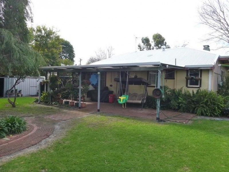 11 Jubilee Drive, Pinjarra WA 6208