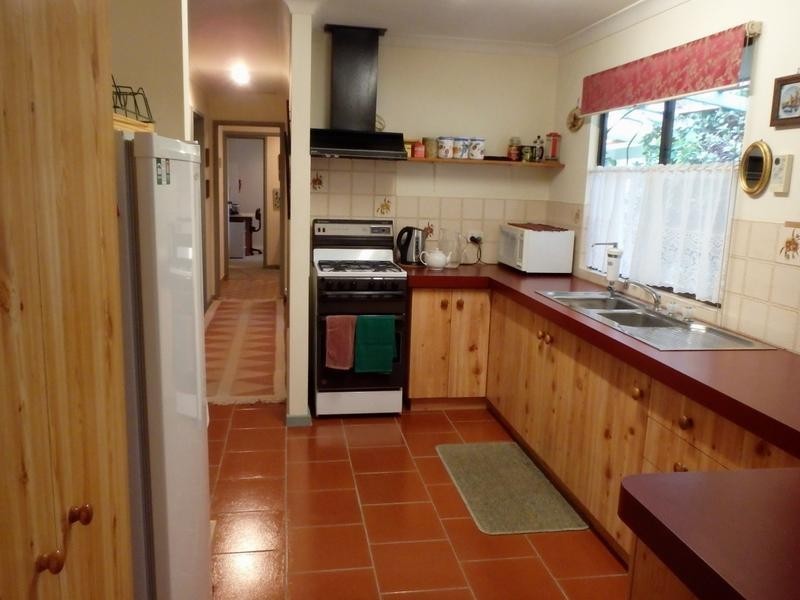 4 Forest View Road, Dwellingup WA 6213