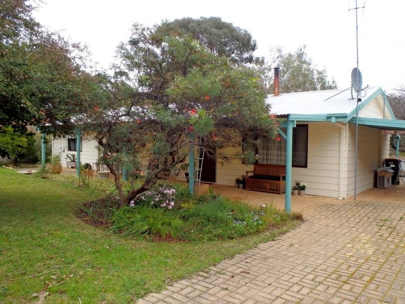 4 Forest View Road, Dwellingup WA 6213