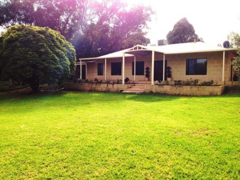 46 Dallas Street, Waroona WA 6215