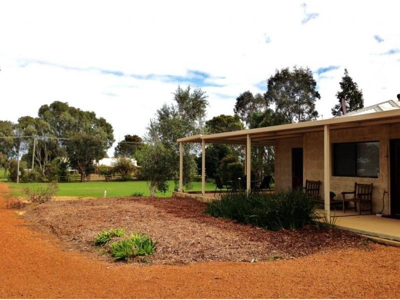 46 Dallas Street, Waroona WA 6215