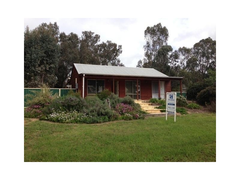 5 Hotham Street, Wandering WA 6308