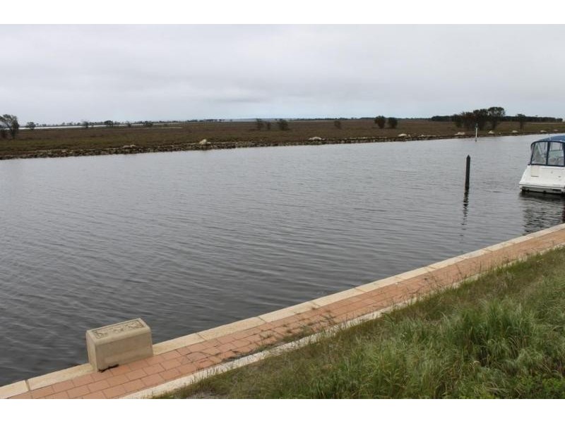 51 Erins Isle, Dudley Park WA 6210