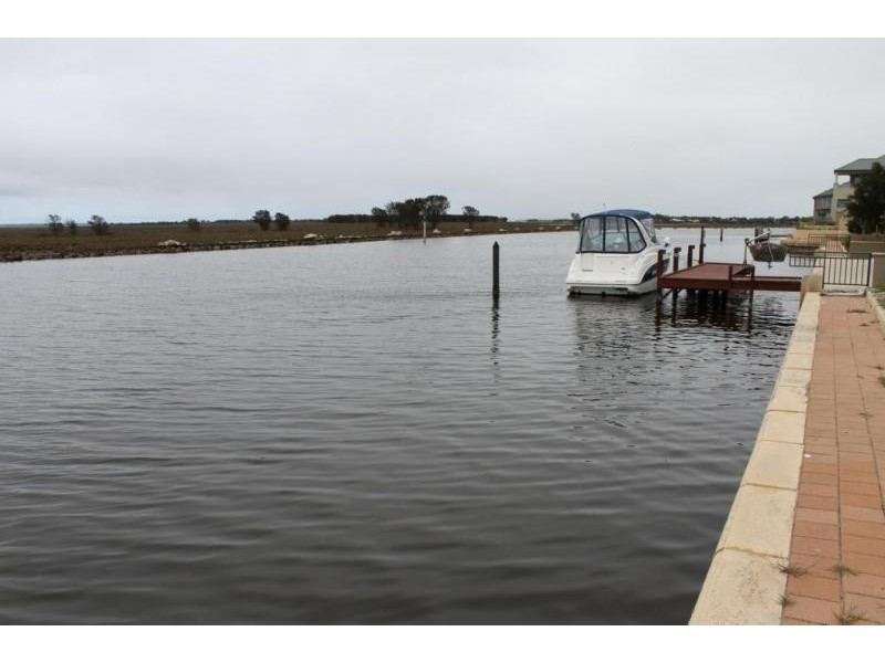 51 Erins Isle, Dudley Park WA 6210