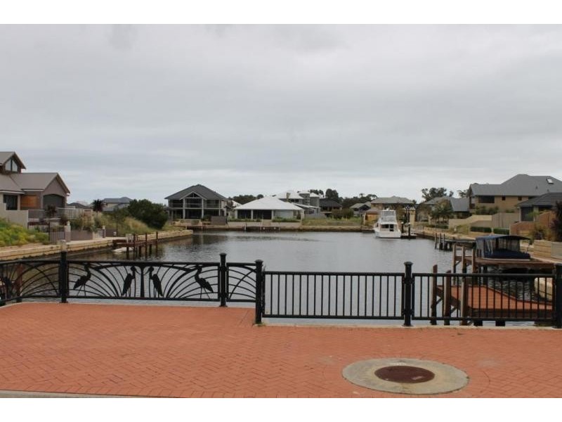 51 Erins Isle, Dudley Park WA 6210