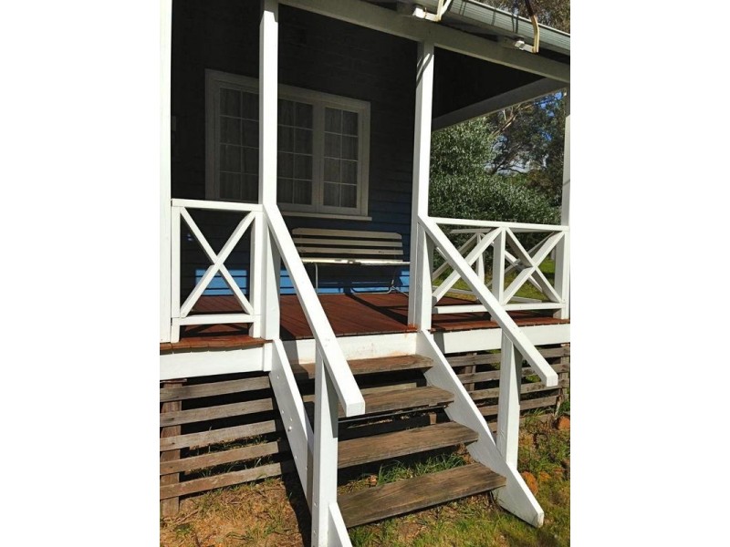 18 Wallace Road, Dwellingup WA 6213