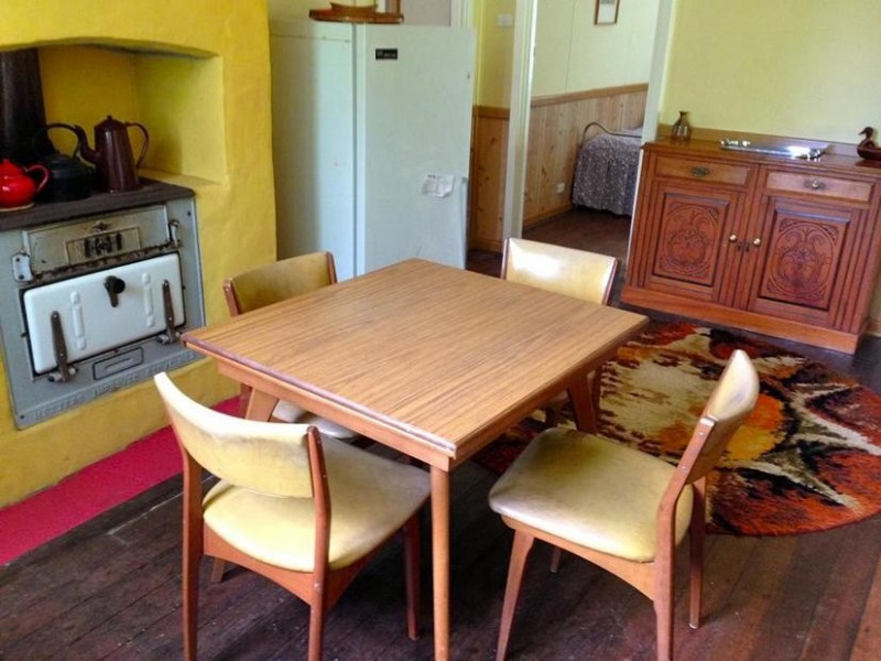 18 Wallace Road, Dwellingup WA 6213