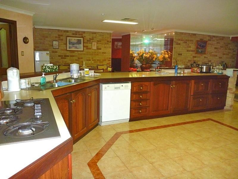 6 Peter Street, Pinjarra WA 6208