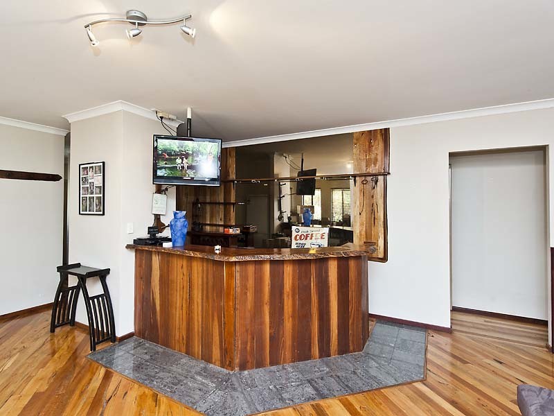 9 Orchard Street, Pinjarra WA 6208