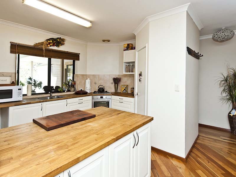 9 Orchard Street, Pinjarra WA 6208