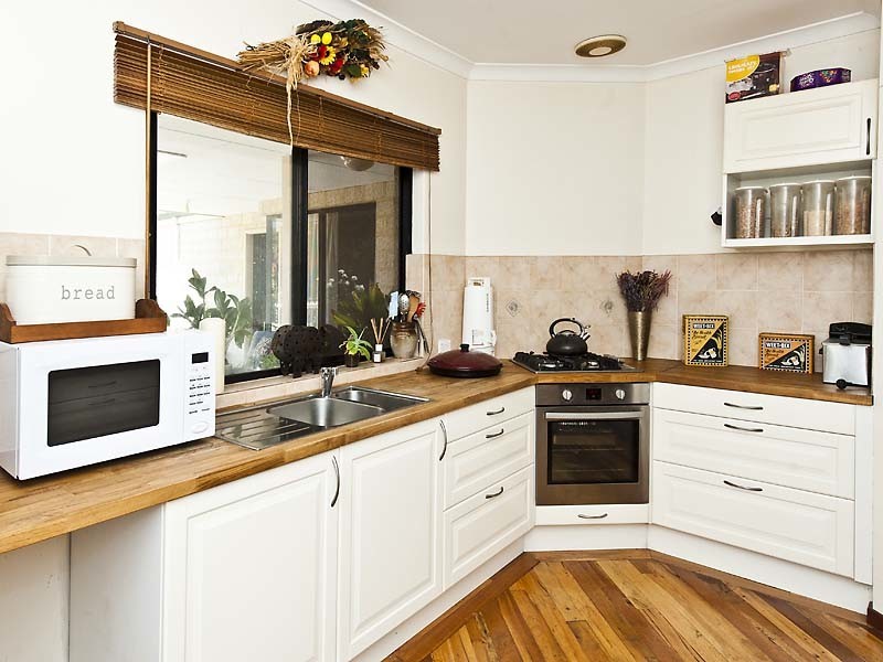 9 Orchard Street, Pinjarra WA 6208