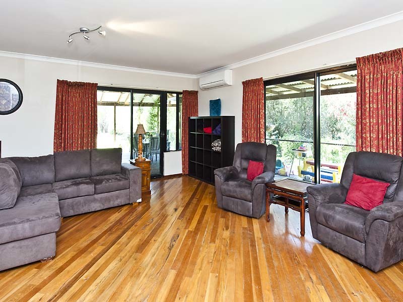 9 Orchard Street, Pinjarra WA 6208