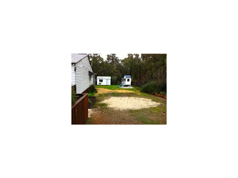 6 Marginata Crescent, Dwellingup WA 6213