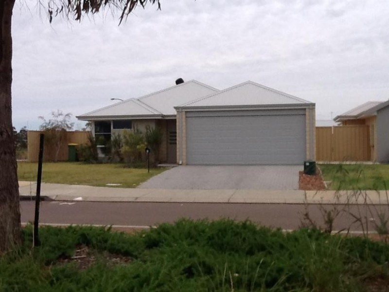 1 Hay Entrance, Pinjarra WA 6208