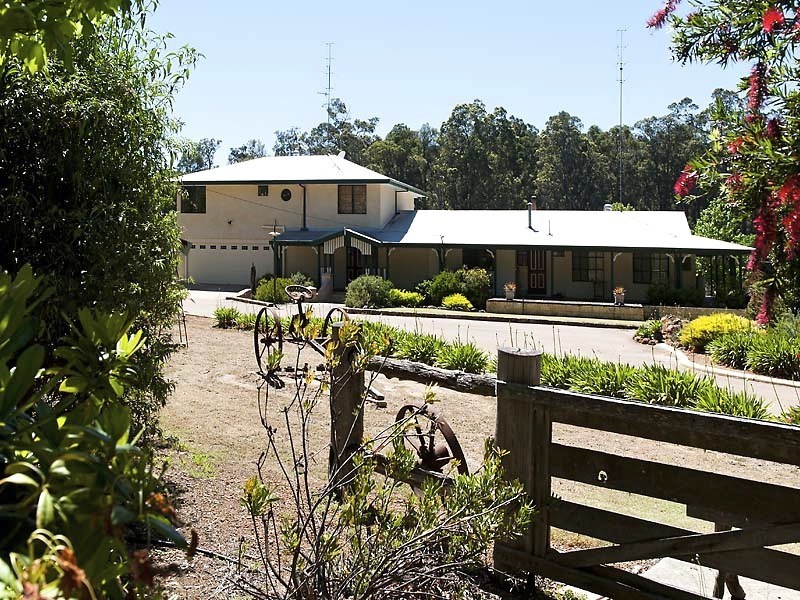 79 Nanga Road, Dwellingup WA 6213